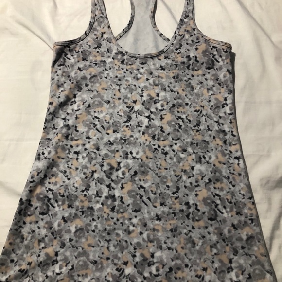 Lululemon Racerback tanktop - Picture 2 of 3